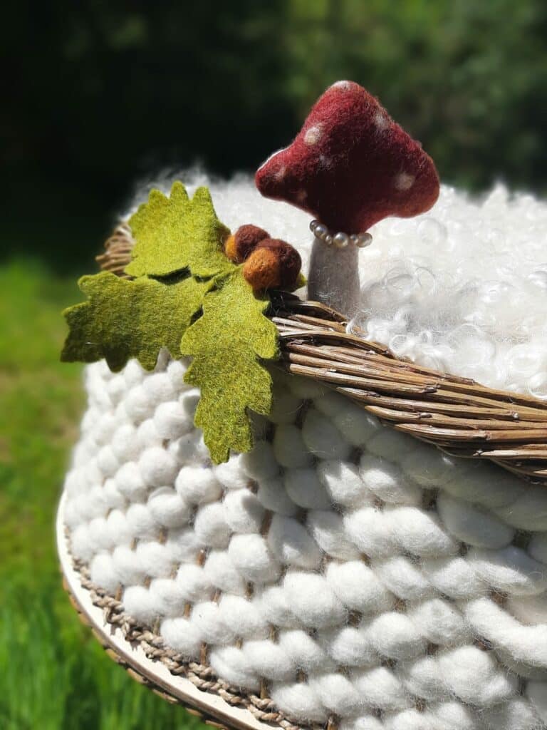 “Cloud Basket” Baby & Infant Wool Coffin With Topper & Keepsakes